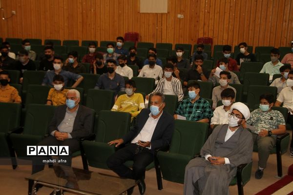 برگزاری جشن تکلیف دانش‌آموزان دبیرستان شهید‌باهنر شهرستان بهبهان