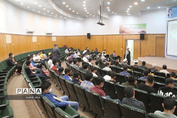 برگزاری جشن تکلیف دانش‌آموزان دبیرستان شهید‌باهنر شهرستان بهبهان