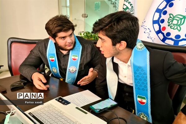 حضور دانش‌آموزان منطقه ۱۳ در مناظره دانش‌آموزی شهر تهران