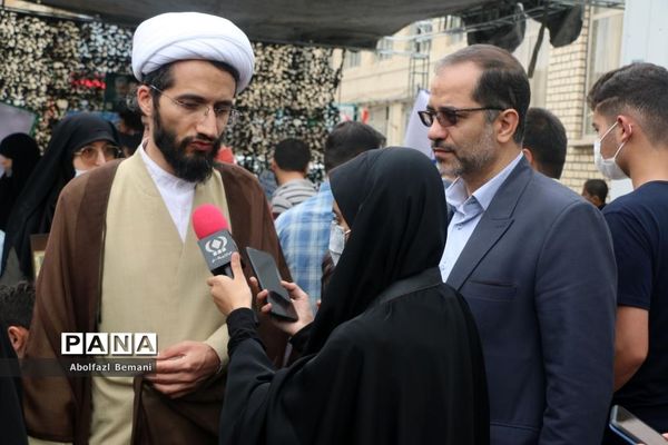 برپایی غرفه همگام با کودکان مظلوم فلسطین در قم