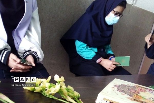 برگزاری محفل انس با قرآن و نشست‌های دینی در مدرسه سما رودهن