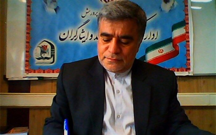 آموزگاران، دبیران و مربیان توانستند مدار انسانیت را کماکان پُرفروغ در گردش نگاه دارند