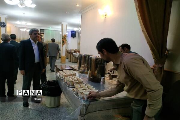 مراسم تجلیل از مقام معلم در شهرستان شاهین‌شهر
