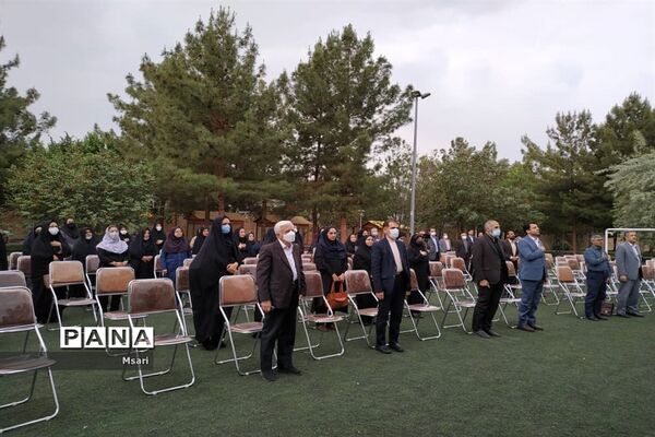 مراسم تجلیل از مقام معلم در شهرستان شاهین‌شهر
