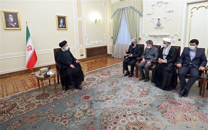 توجه به آموزه‌های شهید مطهری راه‌ صیانت از جامعه است