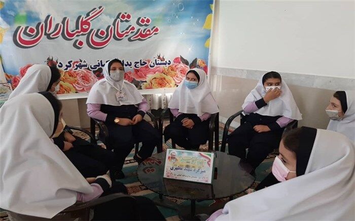 برپایی نمایشگاه هفته معلم در دبستان حاج یدالله کیانی شهرکرد 