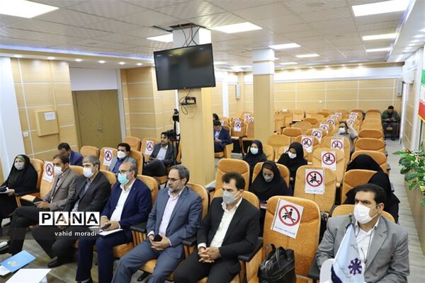 نشست مدیرکل آموزش و پرورش استان کرمانشاه با اصحاب رسانه در آستانه هفته معلم