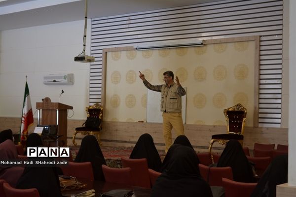 دوره ضمن خدمت اردویی در اردوگاه مدافعان حرم ناحیه یک مشهد