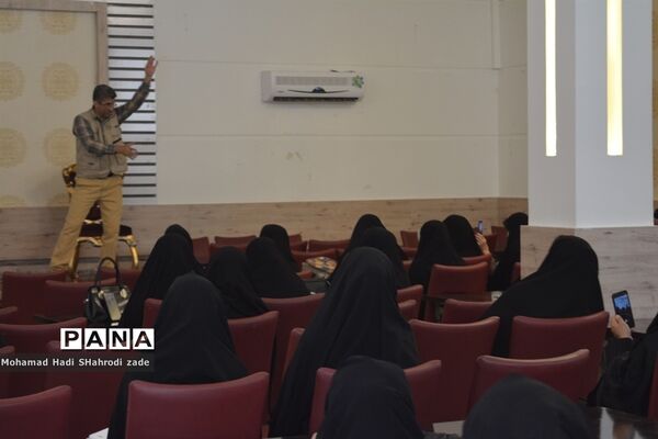 دوره ضمن خدمت اردویی در اردوگاه مدافعان حرم ناحیه یک مشهد