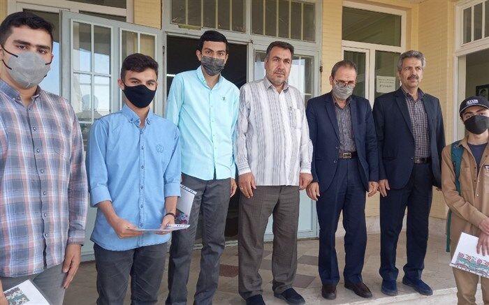 دانش‌آموزان فعال و برگزیده دبیرستان شهید فهمیده قم تجلیل شدند