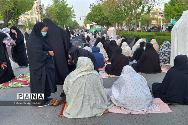 نماز عید فطر در مصلای امام خمینی(ره)  شهرکرد