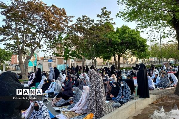 نماز عید فطر در مصلای امام خمینی(ره)  شهرکرد