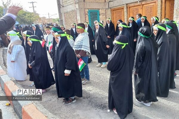 نماز عید فطر در مصلای امام خمینی(ره)  شهرکرد