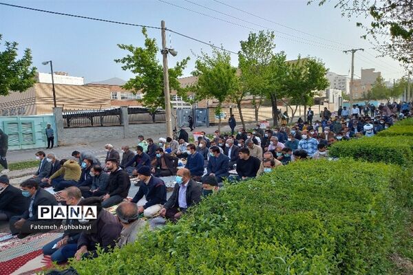 نماز عید فطر در مصلای امام خمینی(ره)  شهرکرد