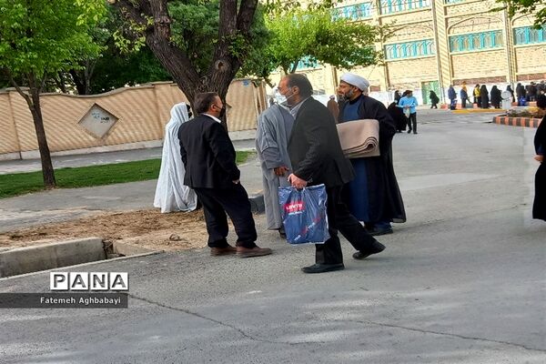 نماز عید فطر در مصلای امام خمینی(ره)  شهرکرد