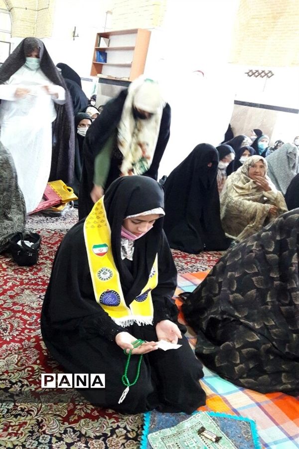 حضور پیشتازان نیشابور در نماز عید فطر