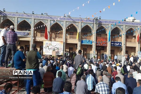 اقامه نماز عید سعید فطر در حرم حضرت احمد ابن موسی (ع) شیراز