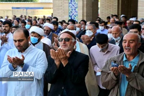 اقامه نماز عید فطر در حرم حضرت معصومه (س)