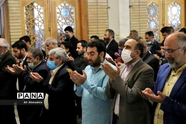 اقامه نماز عید فطر در حرم حضرت معصومه (س)