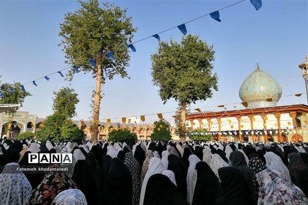 برگزاری باشکوه نماز عید فطر در حرم مطهر شاهچراغ(ع)