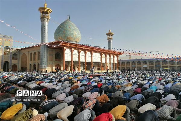 برگزاری باشکوه نماز عید فطر در حرم مطهر شاهچراغ(ع)