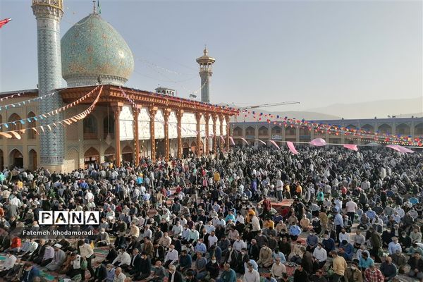 برگزاری باشکوه نماز عید فطر در حرم مطهر شاهچراغ(ع)