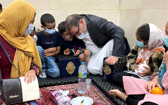 مراسم عید فطر با حضور شمخانی و کودکان تحت پوشش کمیته امداد