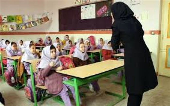 معلمین فریدونشهری از عشق و علاقه به معلمی می‌گویند / فیلم