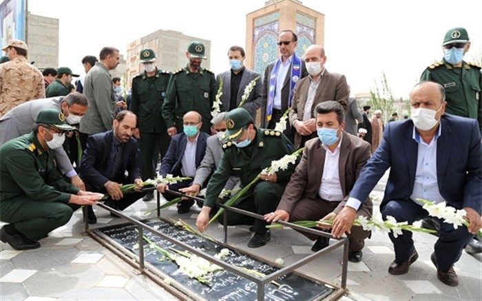 آئین غبار روبی و عطرافشانی مزار مطهر شهدای فرهنگی ودانش آموز و سخنرانی سرپرست آموزش و پرورش استان در نمازجمعه اردبیل