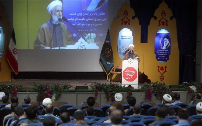 برگزاری آیین گرامیداشت مقام معلم در سازمان عقیدتی سیاسی ارتش