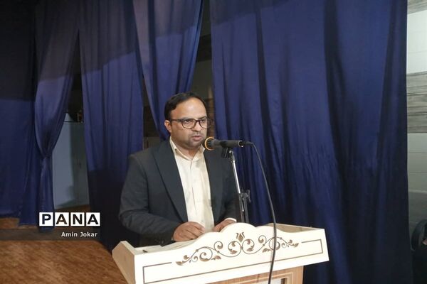 حضور رئیس سازمان دانش‌آموزی فارس در جمع مربیان و دانش‌آموزان پیشتاز شهرستان لارستان