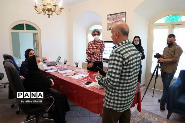 داوری آثار معلمان هنرمند