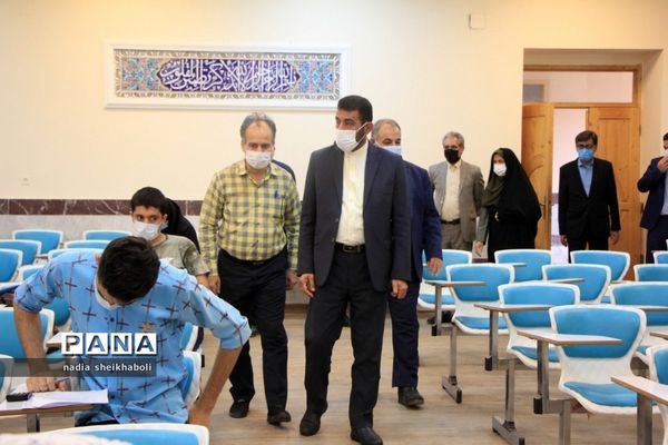 بازدید از دبیرستان تیزهوشان به مناسبت روز سمپاد