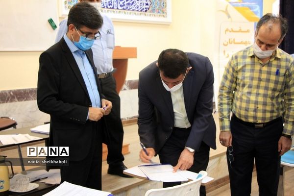 بازدید از دبیرستان تیزهوشان به مناسبت روز سمپاد