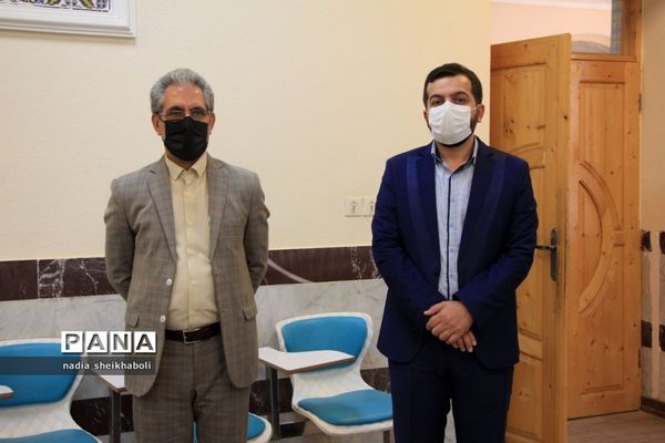 بازدید از دبیرستان تیزهوشان به مناسبت روز سمپاد