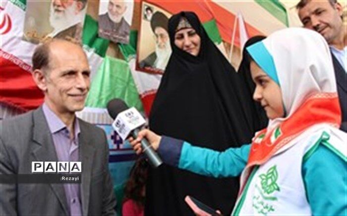 گفت‌وگو با مدیرکل آموزش‌ و پرورش استان اصفهان در آئین غبار روبی و عطرافشانی قبور مطهر شهدا/فیلم