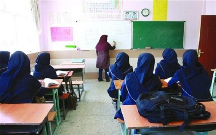 معلمی، شغلی آمیخته به ایثار و فداکاری