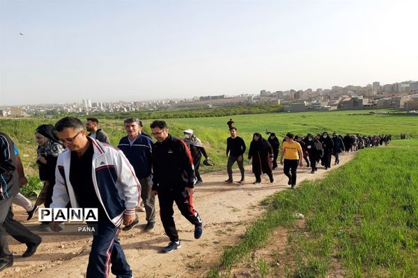 کوهپیمایی فرهنگیان بسیجی به‌مناسبت گرامیداشت هفته معلم در ارومیه