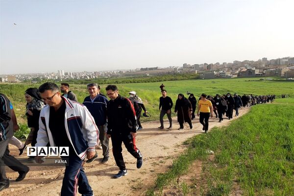 کوهپیمایی فرهنگیان بسیجی به‌مناسبت گرامیداشت هفته معلم در ارومیه