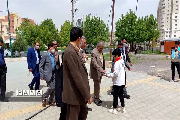 گرامیداشت مقام معلم پیش از نماز جمعه
