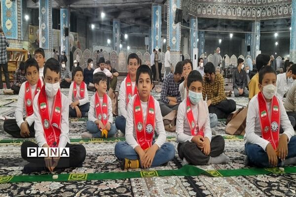 حضور دانش‌آموزان  پیشتاز در نماز جمعه‌ شهرستان قدس