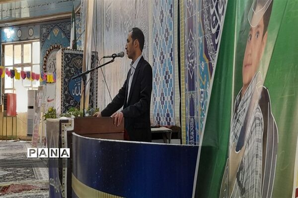 حضور دانش‌آموزان  پیشتاز در نماز جمعه‌ شهرستان قدس