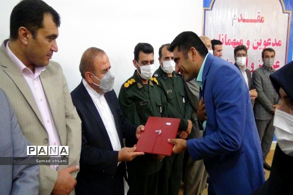 آیین تجلیل از معلمان نمونه شهرستان بویراحمد و عشایر