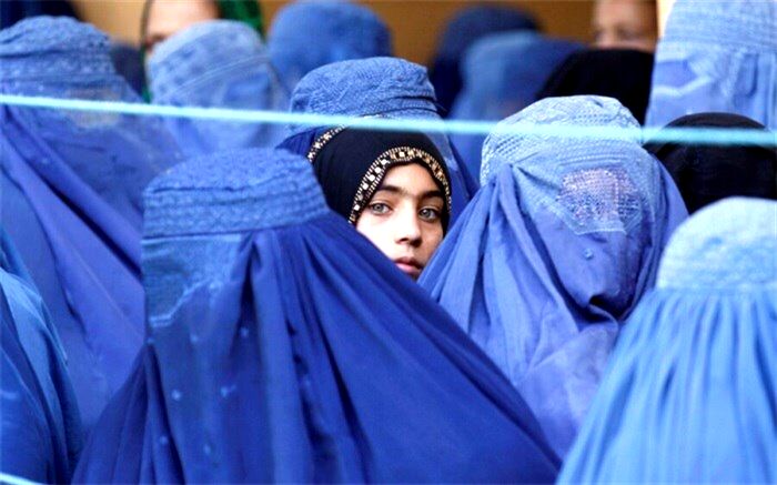 دستورالعمل جدید طالبان برای زنان؛ پوشاندن صورت اجباری شد