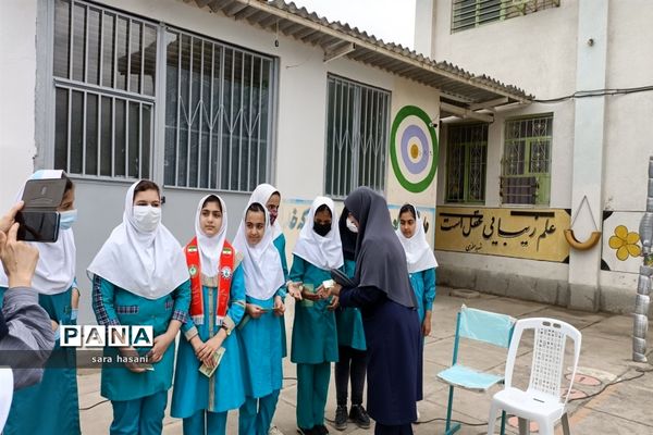 مراسم گرامیداشت مقام معلم و هفته سلامت در دبستان تربیت شهرستان گلوگاه