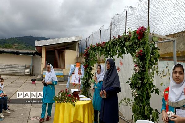 مراسم گرامیداشت مقام معلم و هفته سلامت در دبستان تربیت شهرستان گلوگاه