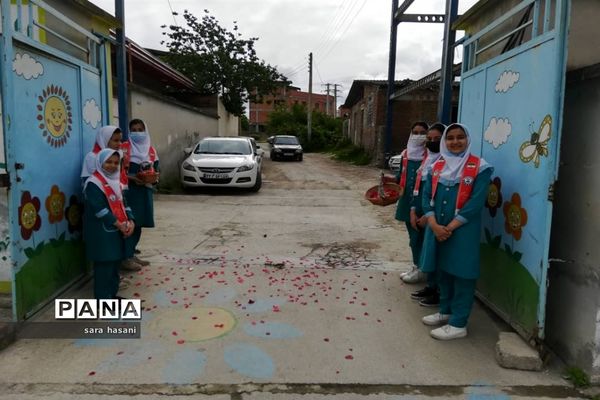 مراسم گرامیداشت مقام معلم و هفته سلامت در دبستان تربیت شهرستان گلوگاه