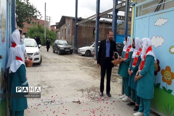 مراسم گرامیداشت مقام معلم و هفته سلامت در دبستان تربیت شهرستان گلوگاه