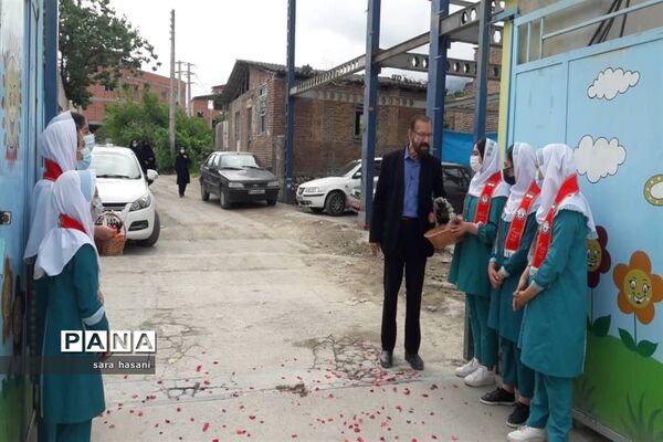 مراسم گرامیداشت مقام معلم و هفته سلامت در دبستان تربیت شهرستان گلوگاه