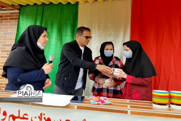 جشن روز معلم در دبیرستان سمیه محمود‌آباد